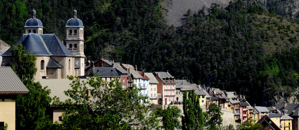… contre Césarus